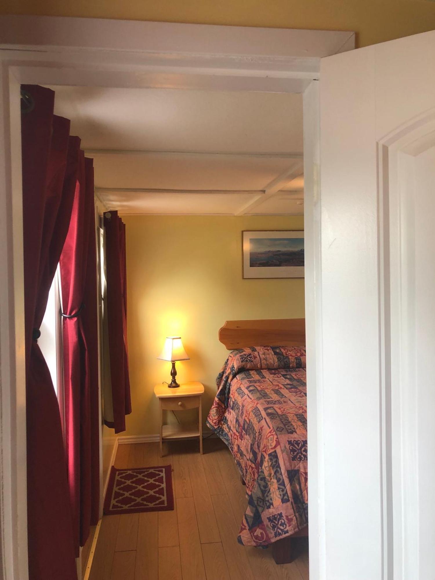 Lakelawn B&B And Motel Yarmouth Exterior photo